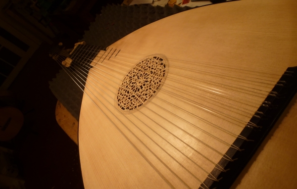 Archlute