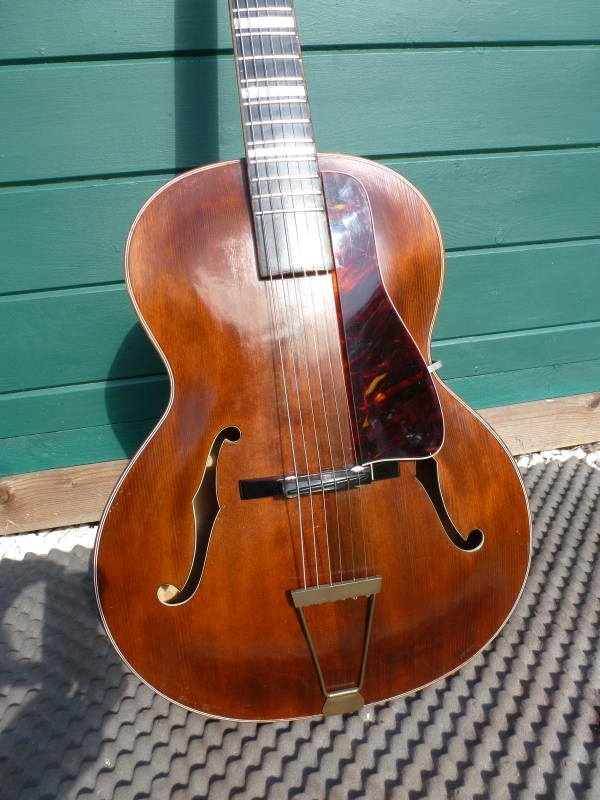 jazz guitar archtop